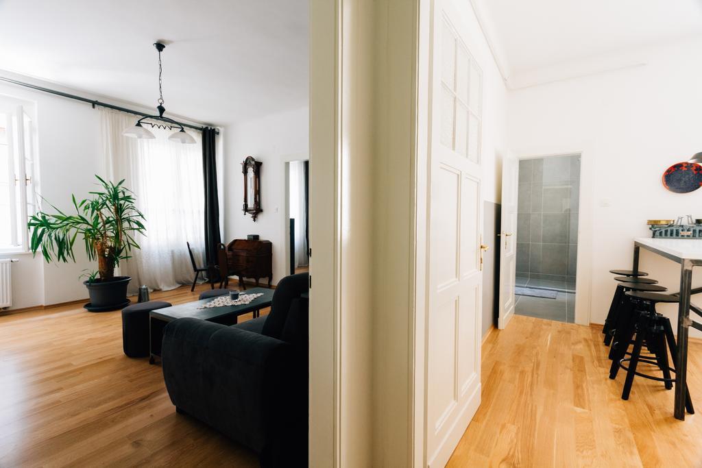 Mazuranic Square Apartment Загреб Номер фото